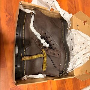 BNIB Dr. Martens Combs Crazy Horse Leather Boots with Yellow Laces